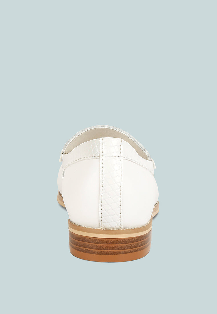  HOLDA Horsebit Embellished Loafers With Stitch Detail In Off White