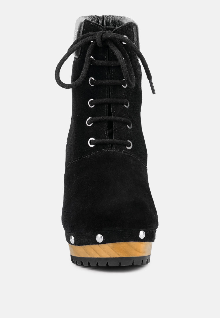  MAAYA Black Handcrafted Collared Suede Boot