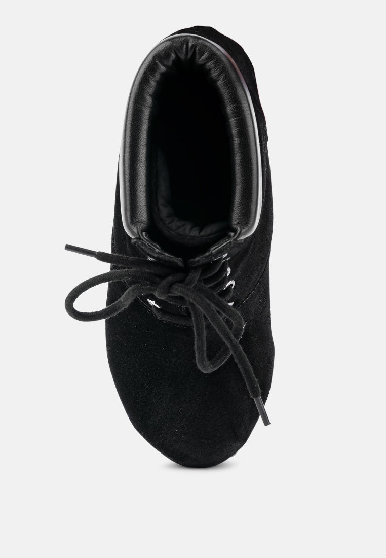  MAAYA Black Handcrafted Collared Suede Boot