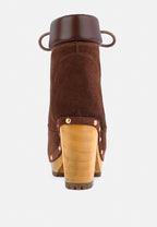  MAAYA Brown Handcrafted Collared Suede Boot