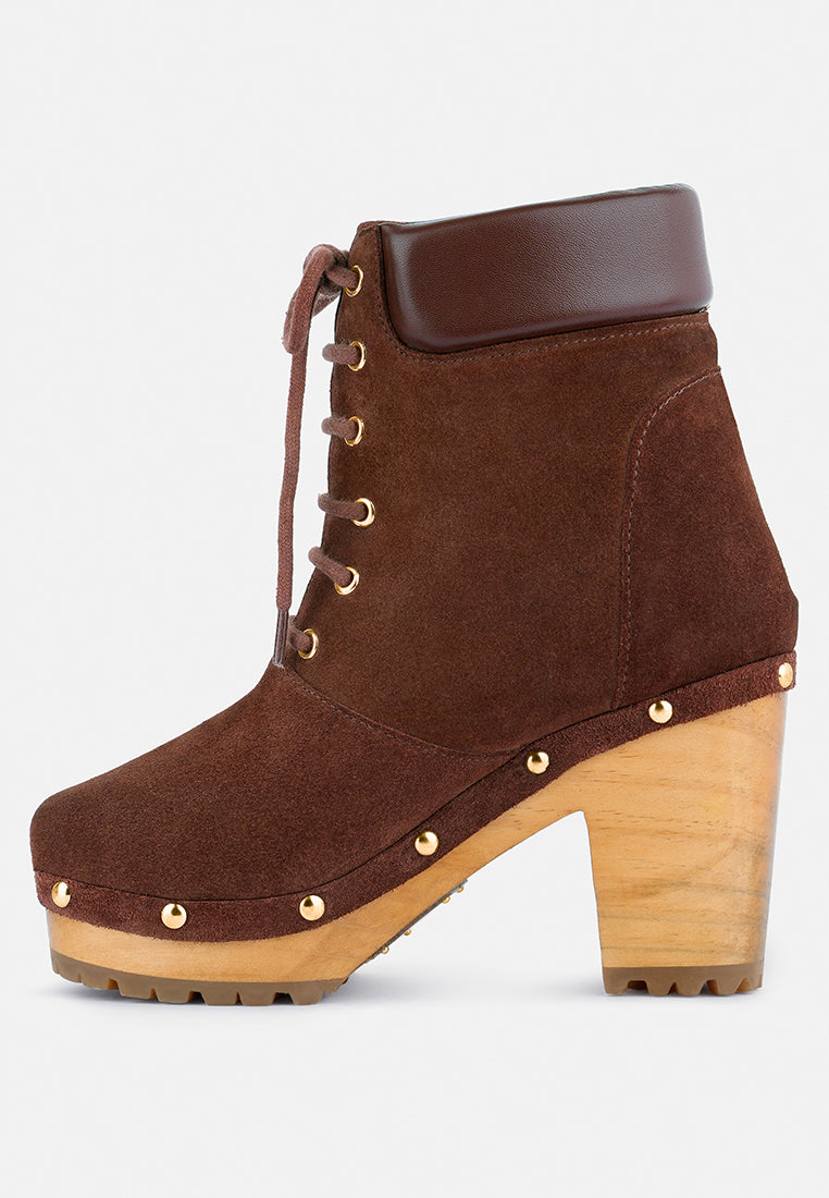 MAAYA Brown Handcrafted Collared Suede Boot