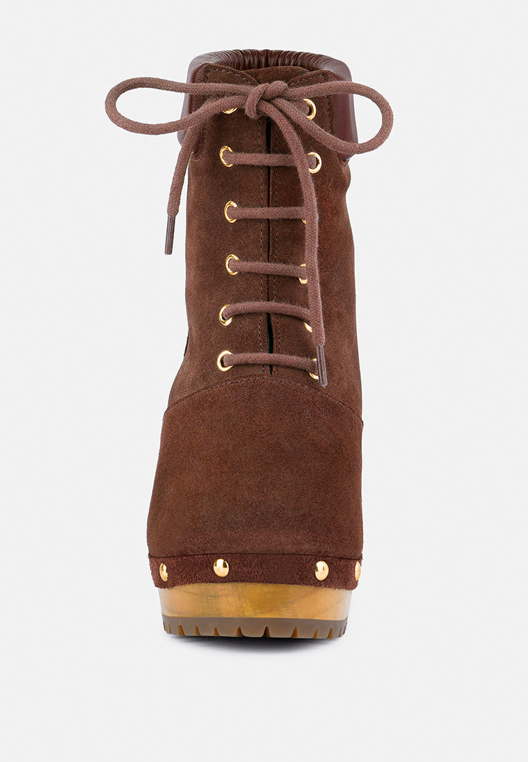  MAAYA Brown Handcrafted Collared Suede Boot