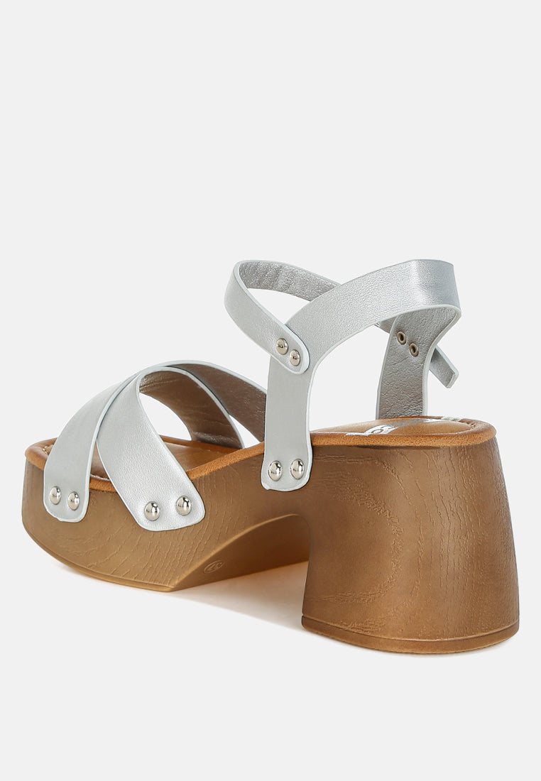  Morasa Metallic Pleather Clog Sandals