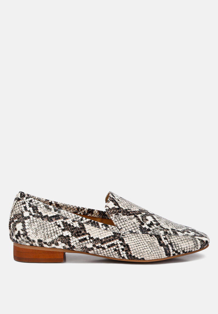  JULIA Snake Skin Textured Loafers